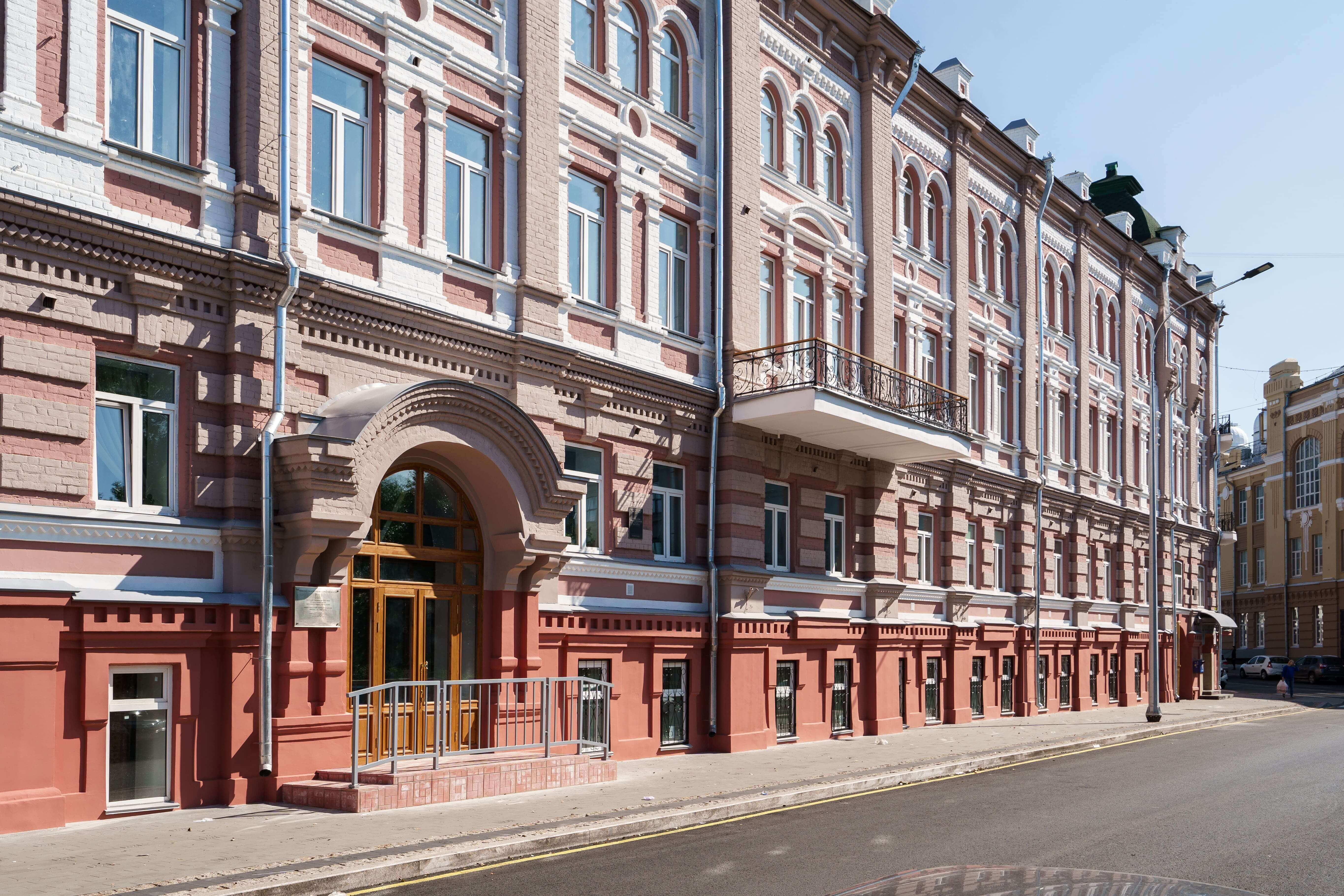 Дом Обрядчикова, в котором размещалась гостиница «Россия» после