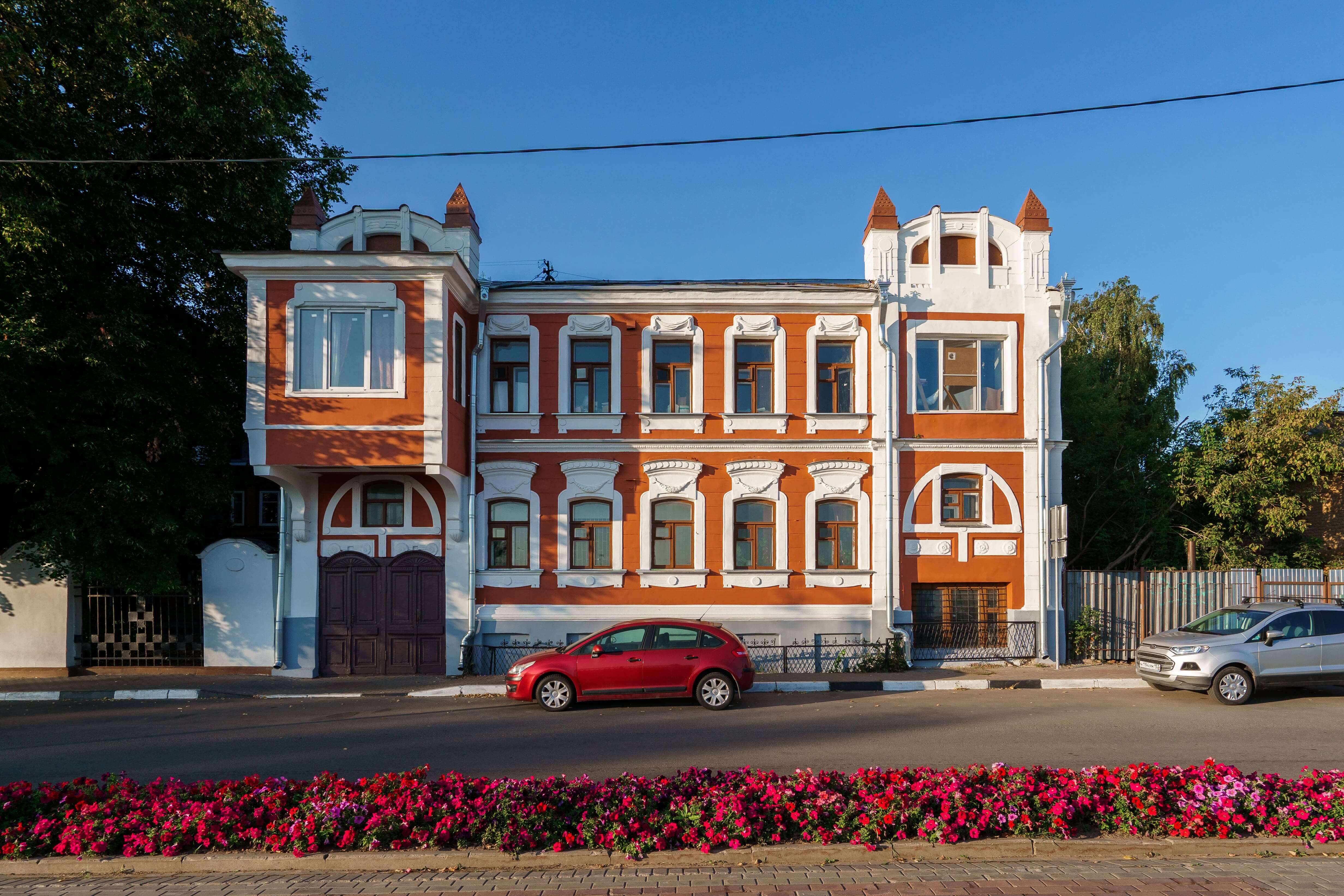 Дом Грибкова и Больница Красного Креста после