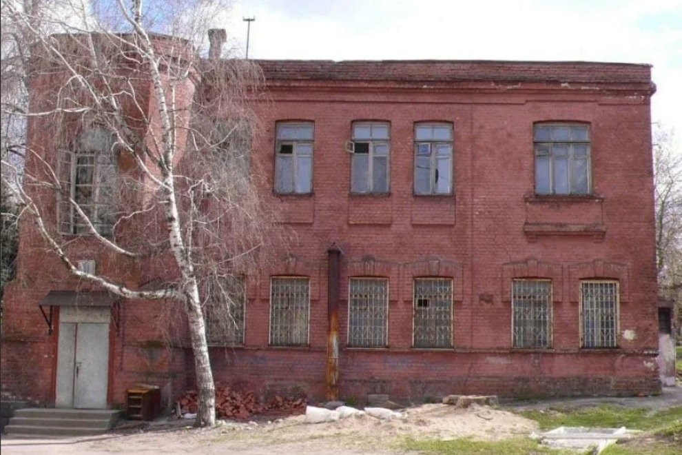 Красный флигель кадетского корпуса до